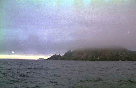 向こうは、南は天気よし。少し離れてこの様子