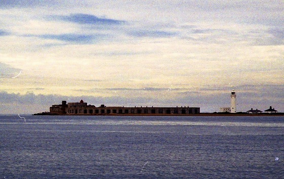 本土側、ソレント海域西側の守りの要塞跡。